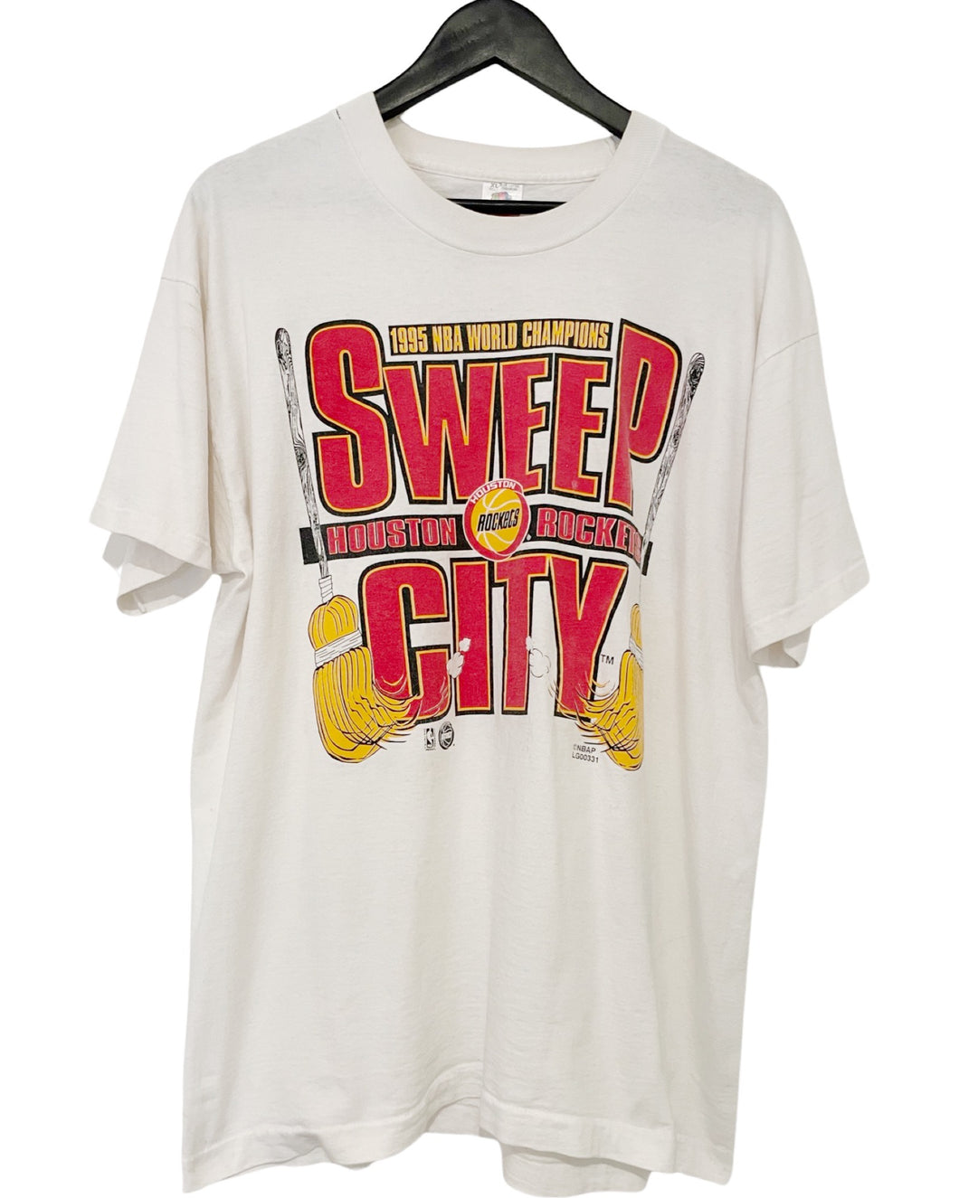 VINTAGE HOUSTON ROCKETS SWEEP CITY TEE - LARGE