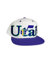 Load image into Gallery viewer, VINTAGE UTAH JAZZ SNAPBACK