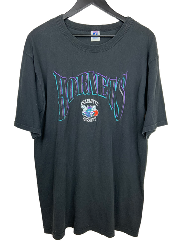 VINTAGE CHARLOTTE HORNETS EMBROIDERED 'SS' TEE - LARGE