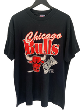 Load image into Gallery viewer, 1991 CHICAGO BULLS NBA APPROVED &#39;SS&#39; TEE - XL