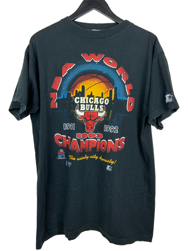 1993 NBA WORLD CHAMPS BULLS ‘SS’ TEE - LARGE
