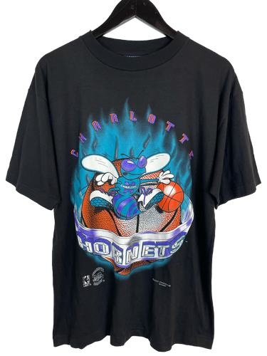 VINTAGE CHARLOTTE HORNETS TEE - LARGE