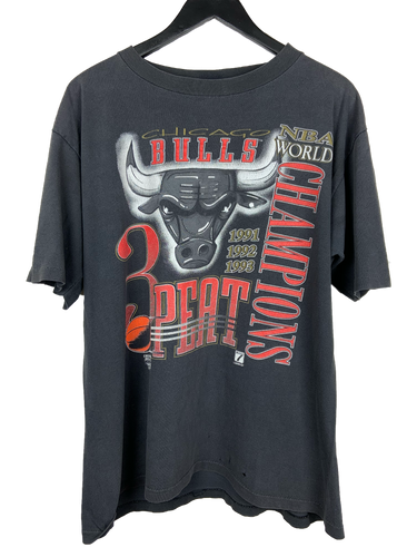 1993 BULLS 3-PEAT ‘SS’ TEE - LARGE